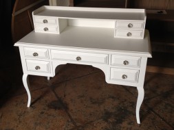 Albert Edwards Kitchen Furniture